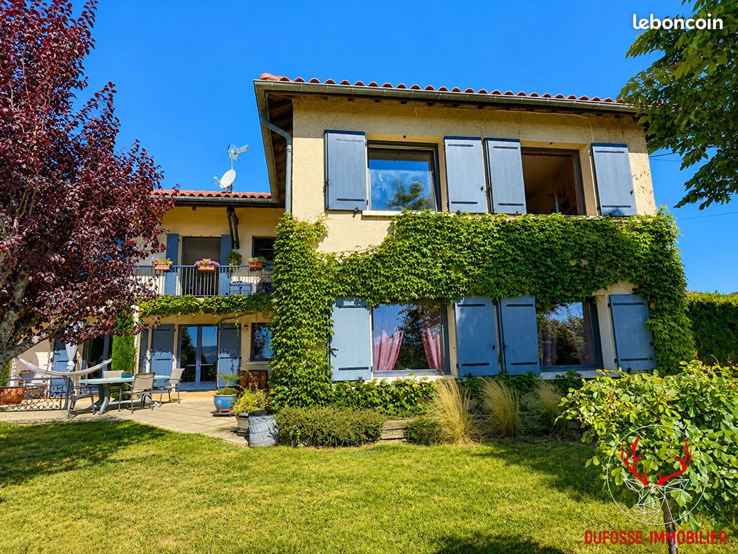 Maison 6 pièces 250 m² · à Moiré · 250 m² · 730 000 €
