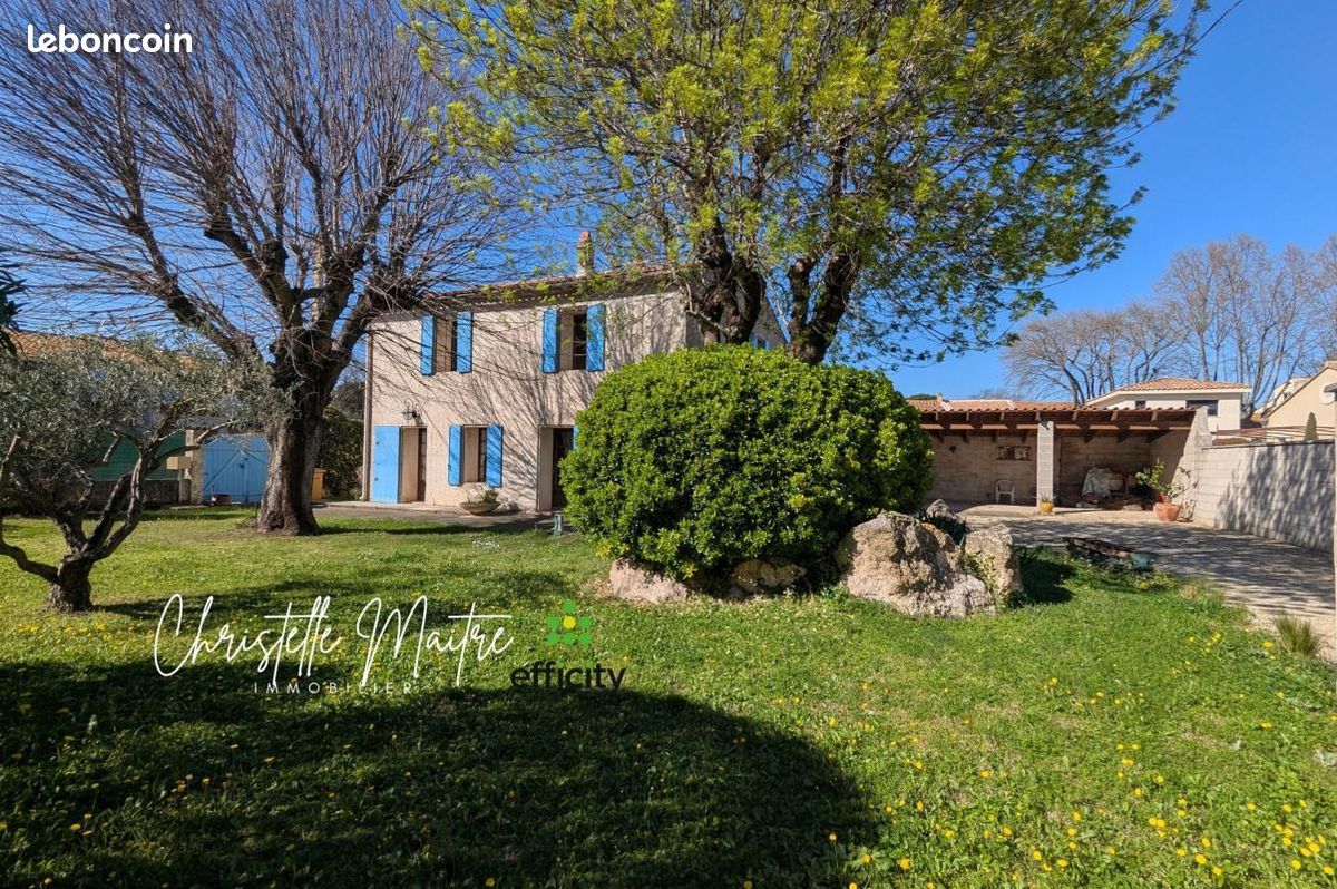 Maison 7 pièces 161 m² · à Saint-Martin-de-Crau · 161 m² · 349 000 €