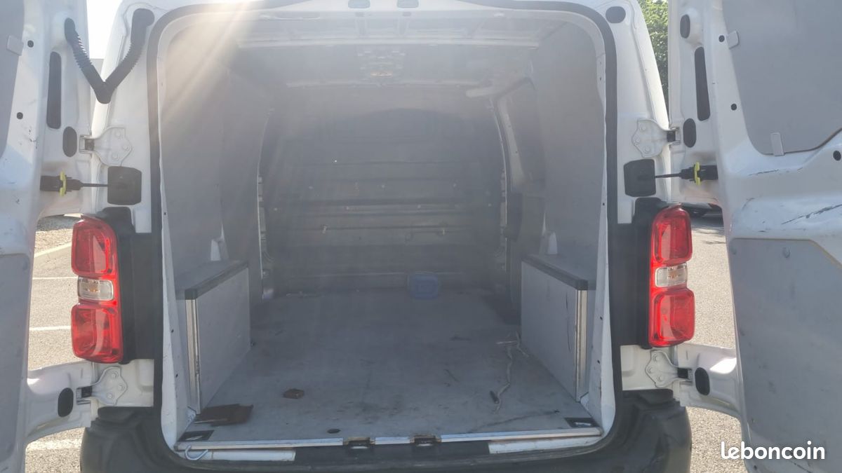 Peugeot EXPERT FOURGON Asphalt (image 5)