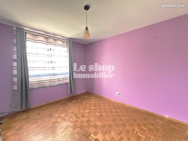 https://img.leboncoin.fr/api/v1/lbcpb1/images/b8/86/83/b88683445fa68c3943ee2f31f96cfdf9de63202a.jpg?rule=ad-image
