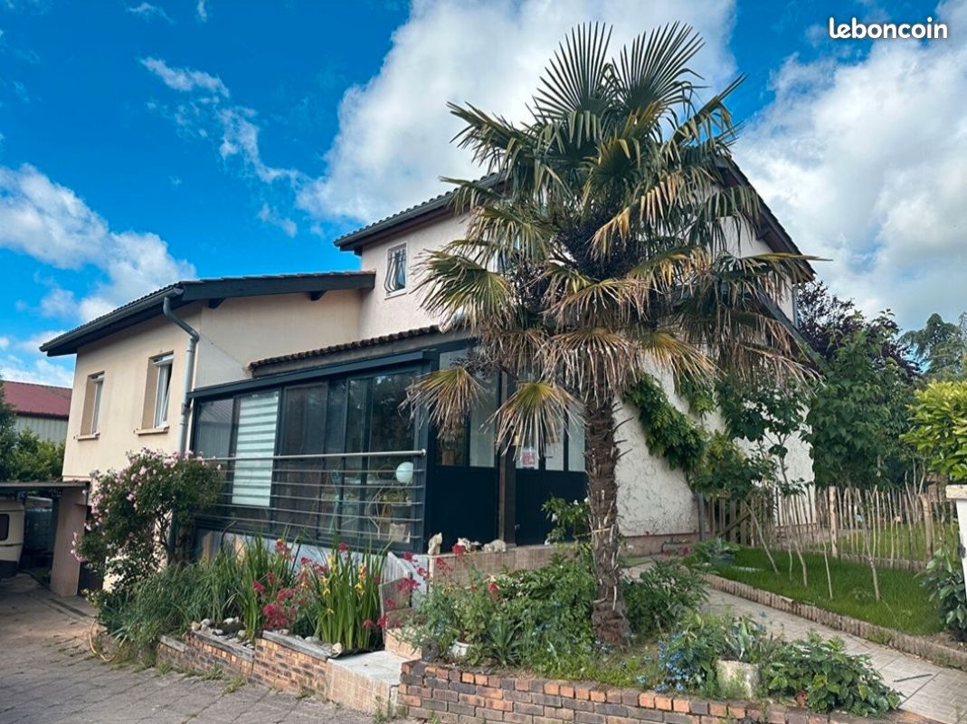 Maison 8 pièces 140 m² · à Grézieu-la-Varenne · 140 m² · 450 000 €
