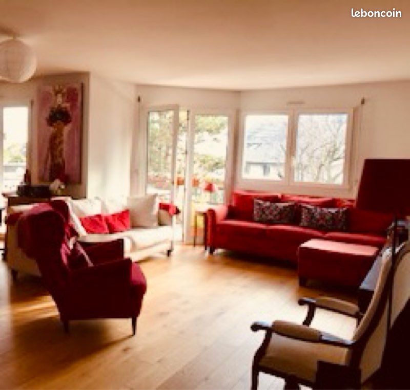 Appartement 5 pièces 120 m² · à Divonne-les-Bains · 120 m² · 2 600 €/mois