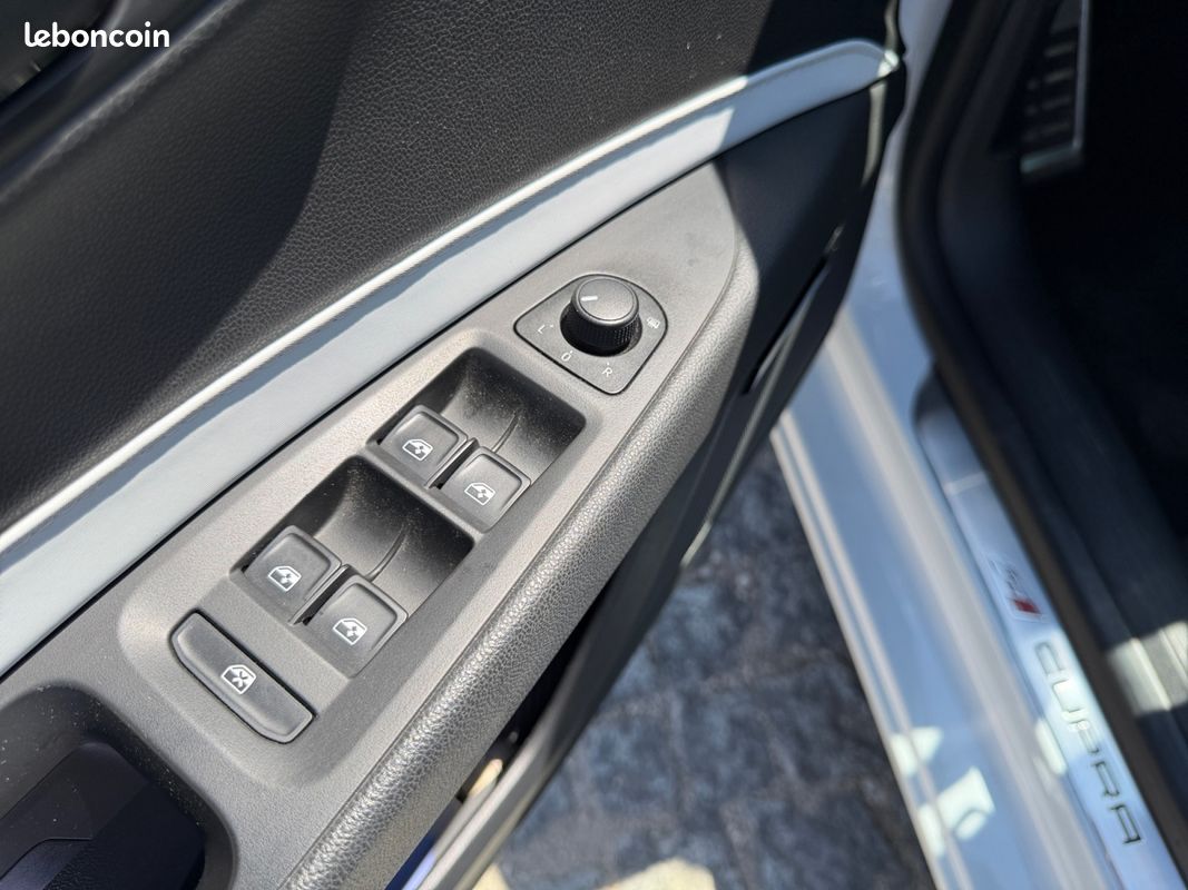SEAT LEON 2.0 TSI 280 CUPRA CarPlay Toit ouvrant pano Sièges sport chauffants Garantie 12 mois (image 22)