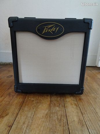 Ampli guitare à modélisation Peavey Vypyr 30 - Black Ampli guitare à modélisation Peavey Vypyr 30 - Black
