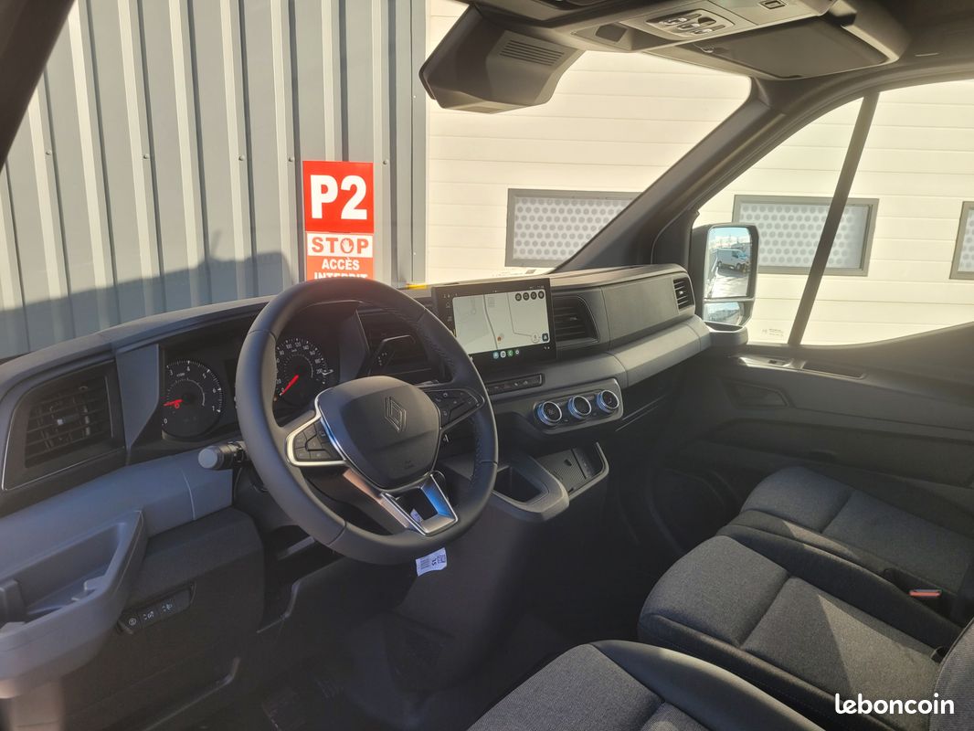 RENAULT MASTER IV 3T5 L3H2 FOURGON 2.0 Blue DCI 170 AUTO EXTRA 03 PLACES NEUF avec BOITE AUTO + CAMÉRA RECUL + CLIM AUTO + RADARS AVANT-ARRIERE-LATÉRAUX + PNEUS TOUS TEMPS ( Prix de Vente 34 990 HT ) (image 3)