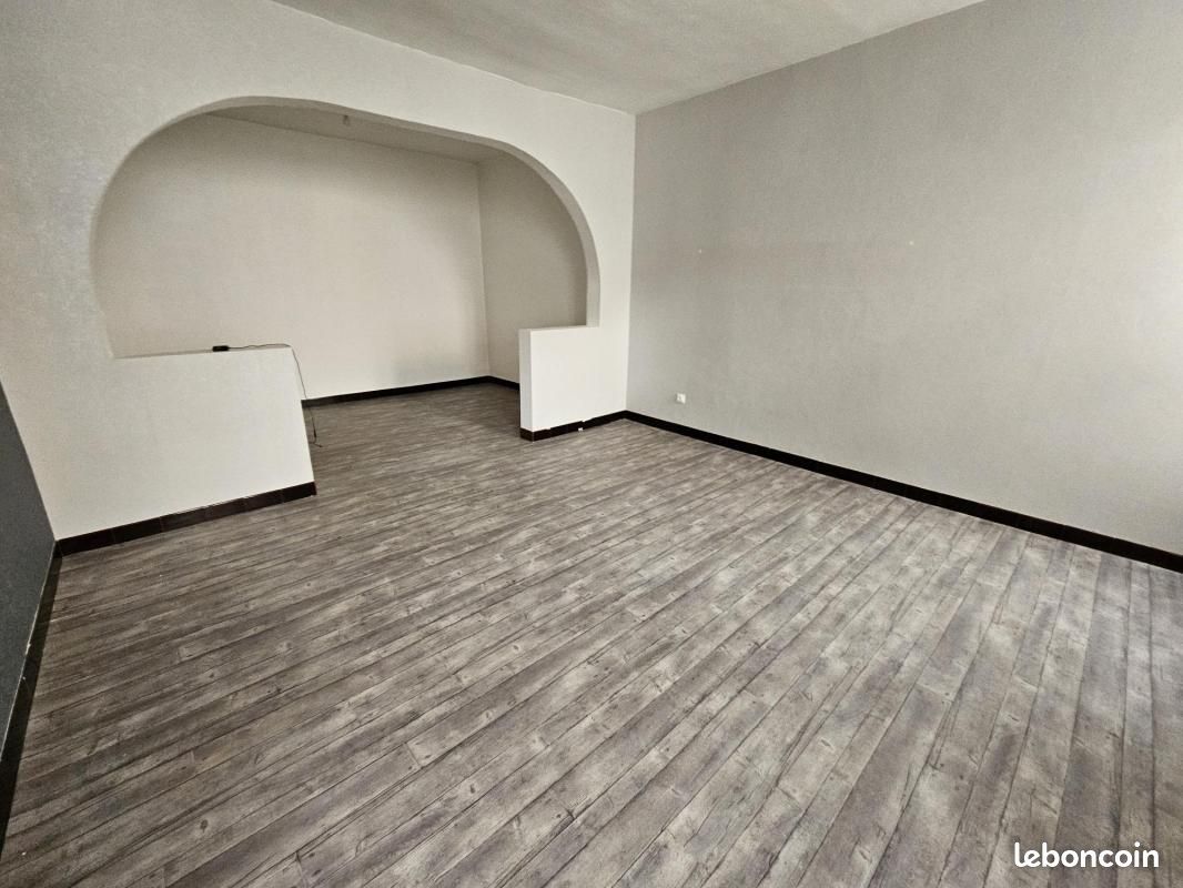 Appartement 1 pièce 50 m² · à Le Creusot · 50 m² · 370 €