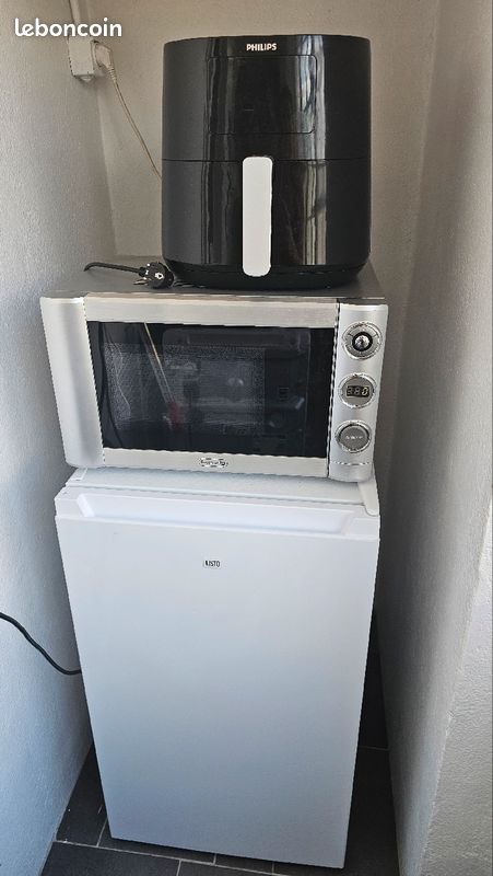 Refrigerateur semi-neuf (image 3)
