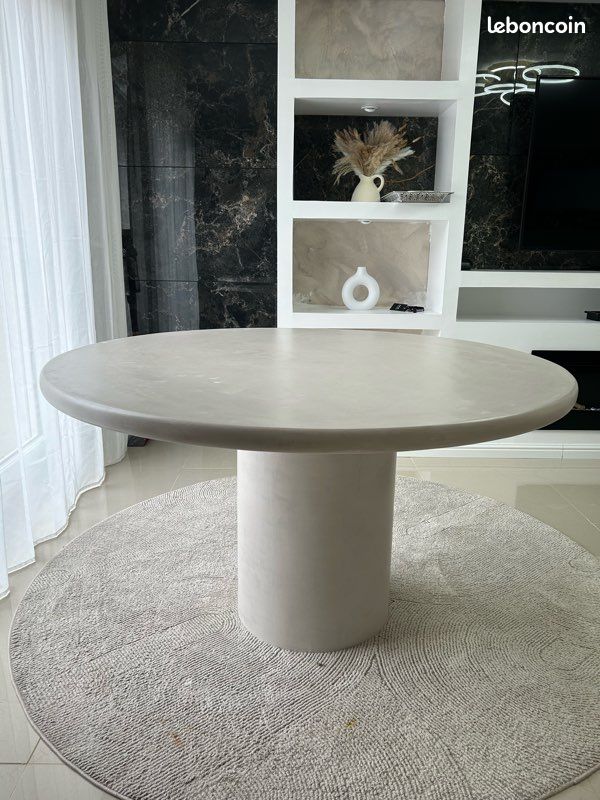 Table en ciment ciré (image 1)