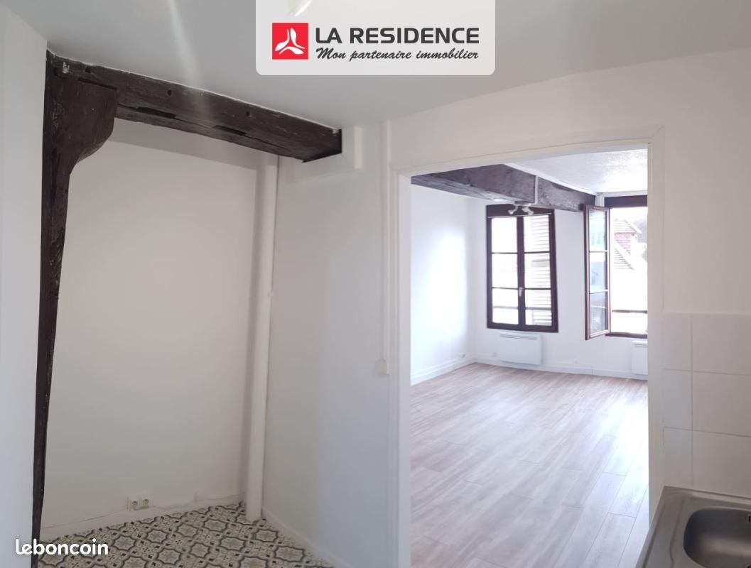 Appartement 1 pièce 27 m² · à Magny-en-Vexin · 27 m² · 499 €