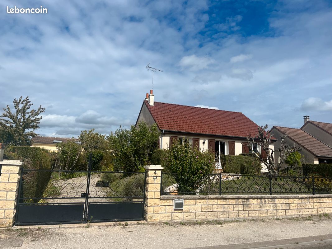 Maison 3 pièces 77 m² · à Semoy · 77 m² · 220 000 €