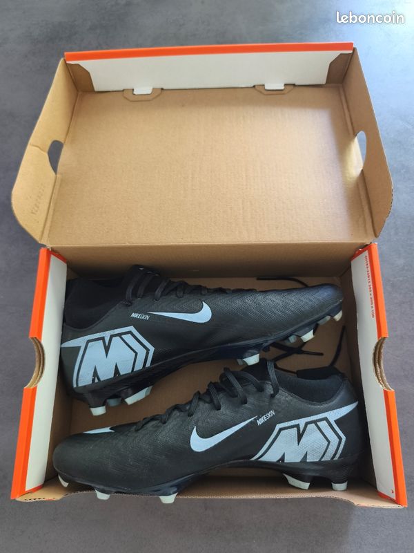 Chaussures de foot à crampons Nike (image 1)