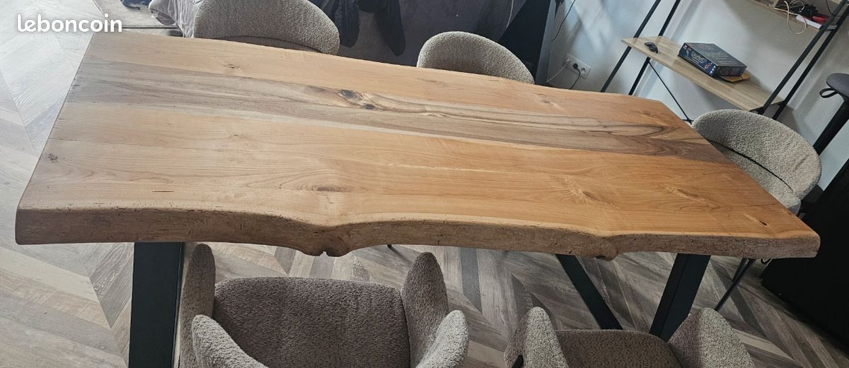 Table chêne massif 2,18 m - plateau épais 66 mm avec bords bruts 

900 (image 1)