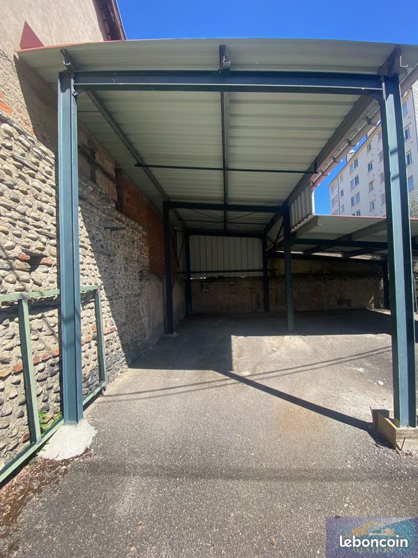 Parking/box Tarbes · 80 €/mois