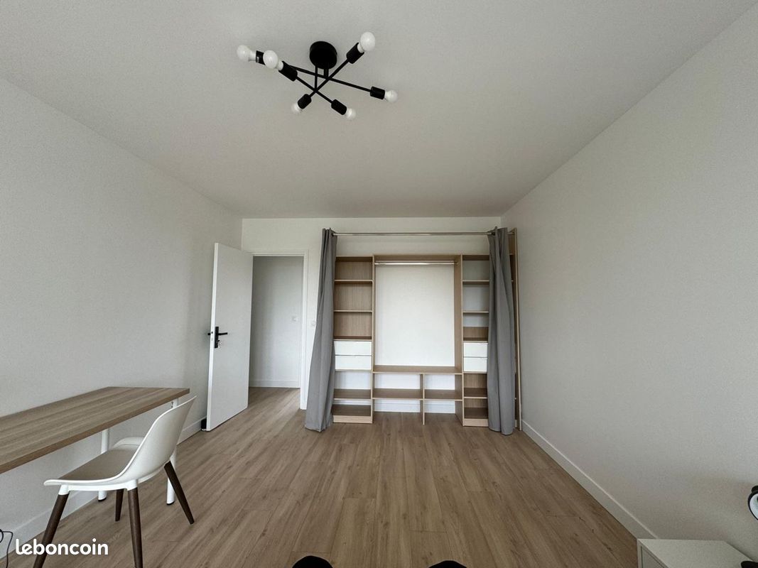 Appartement 5 pièces 105 m² · à Massy · 105 m² · 690 €/mois
