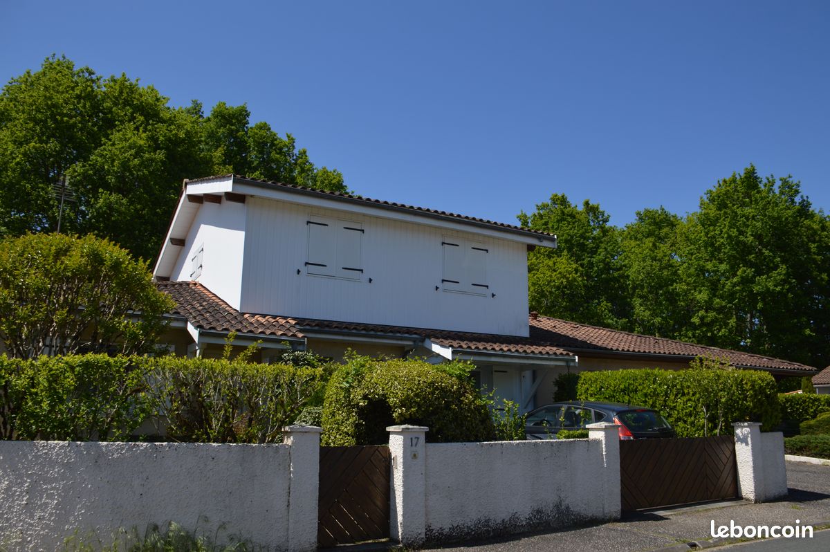 Maison 7 pièces 270 m² · à Mérignac · 270 m² · 600 000 €
