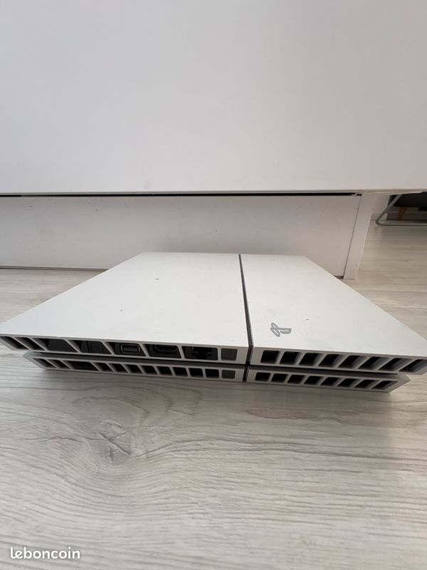 Vente PS4 slim Blanche (image 5)