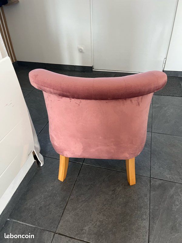 Fauteuil rose (image 2)