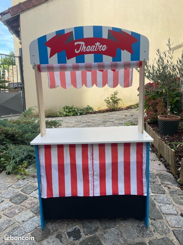 Boutique et théâtre en LIDL Jeux Jouets