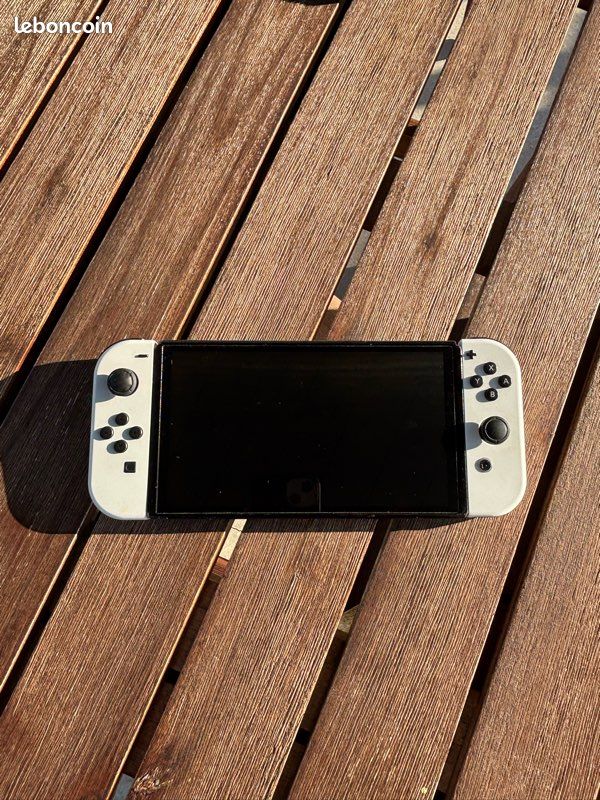 Switch OLED blanche (image 3)