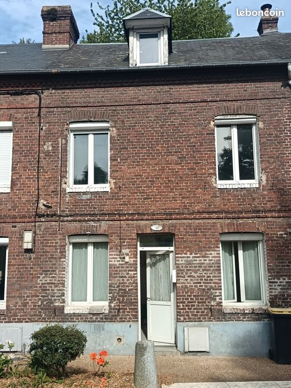 Maison 4 pièces 67 m² · à Lillebonne · 67 m² · 65 000 €