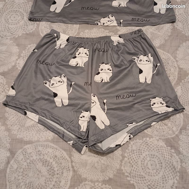 Ensemble pyjama short et top taille S chat gris Vêtements