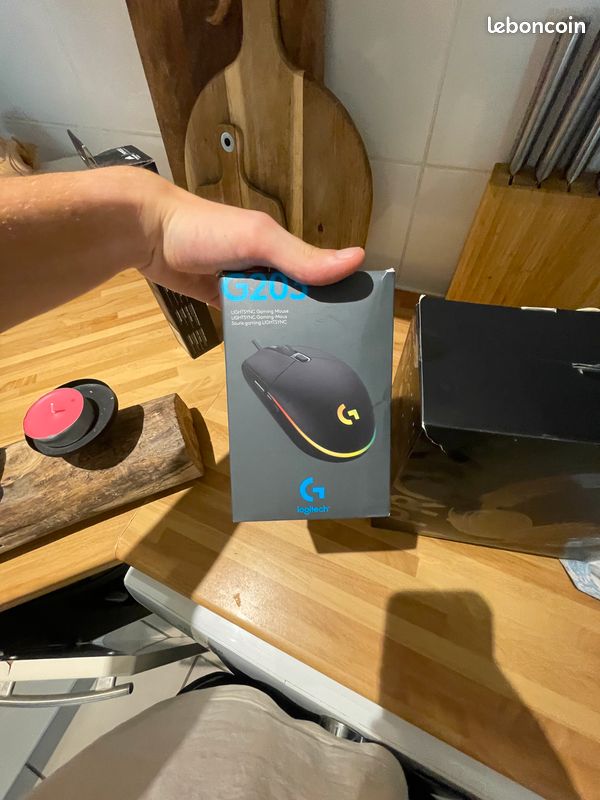 Souris G203 (image 1)