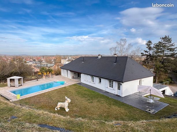 Maison 8 pièces 332 m²
