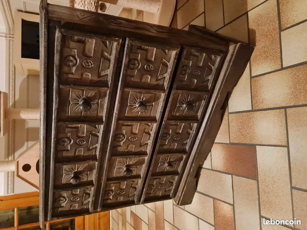 Commode en bois exotique (image 1)