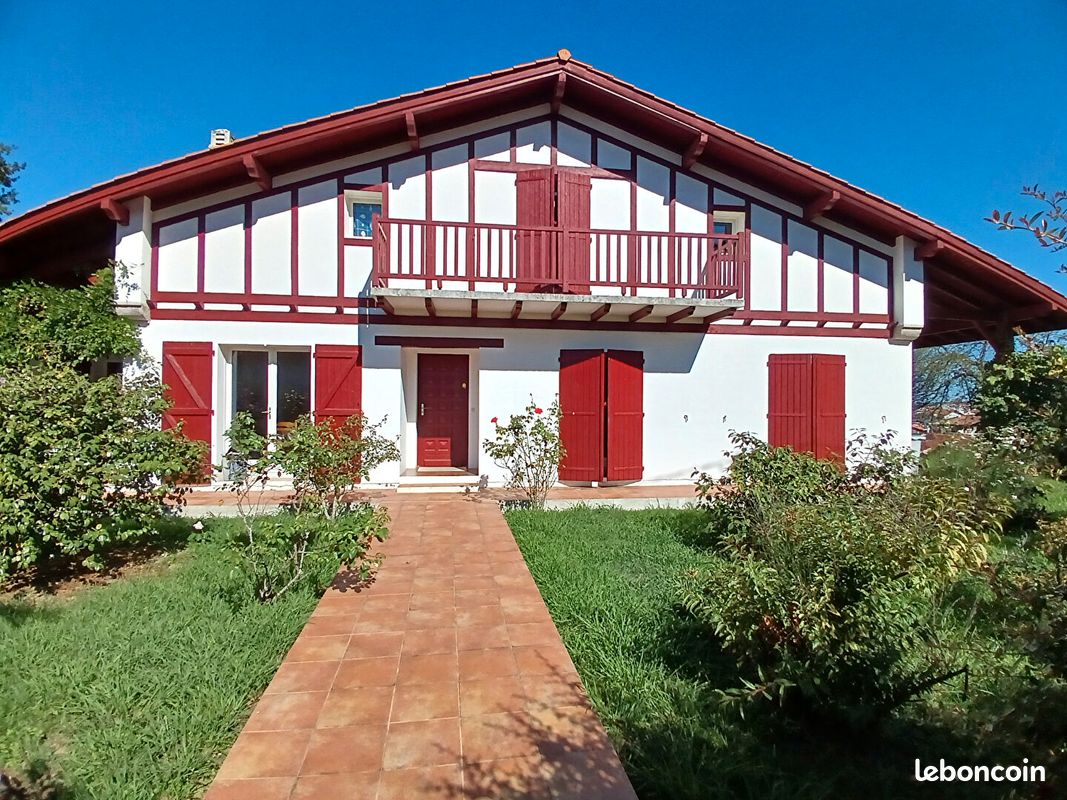 Maison 8 pièces 254 m² · à Ciboure · 254 m² · 945 000 €