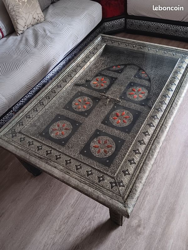 Salon marocain en U de gamme noir et gris + table orientale artisanale (image 4)