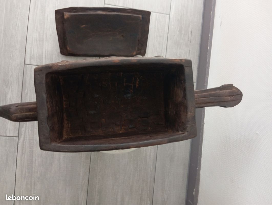 Boite en bois Dogon ancienne (image 1)