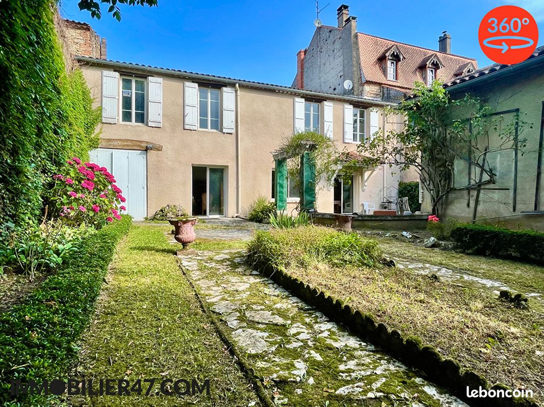 Maison 8 pièces 213 m² · à Casseneuil · 213 m² · 195 000 €