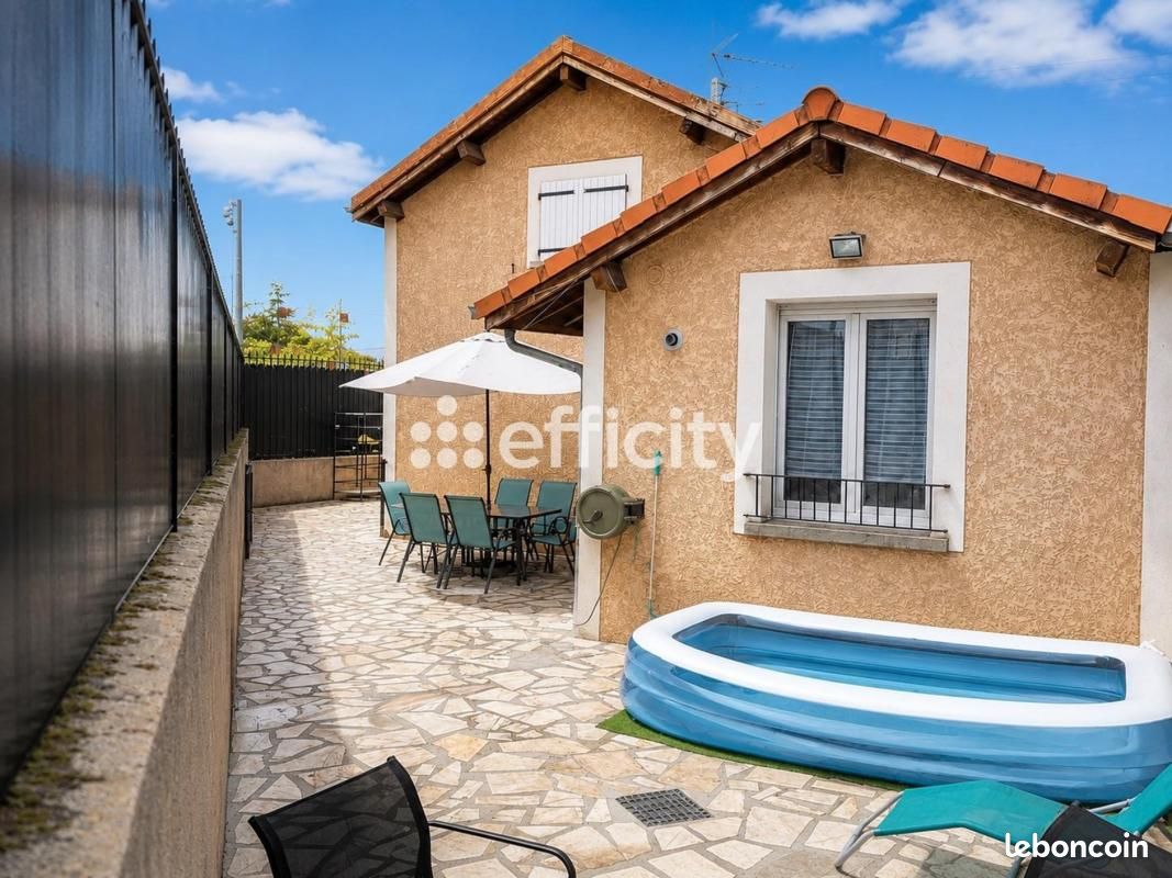 Maison 5 pièces 130 m² · à Vaulx-en-Velin · 130 m² · 349 000 €