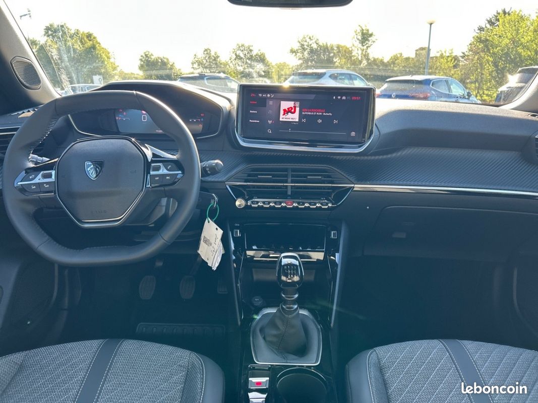 Peugeot 2008 (2) 100 ch ALLURE (image 5)