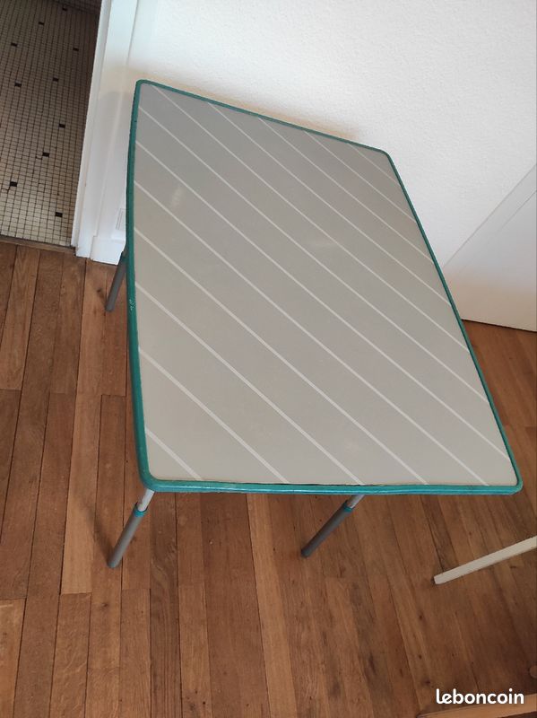Chaises et table de camping (image 3)