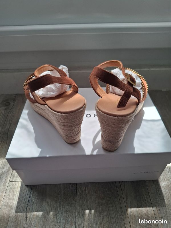 Sandales Nu-pieds COSMOPARIS En Cuir Noir - Taille 38 - Occasion état Satisfaisant