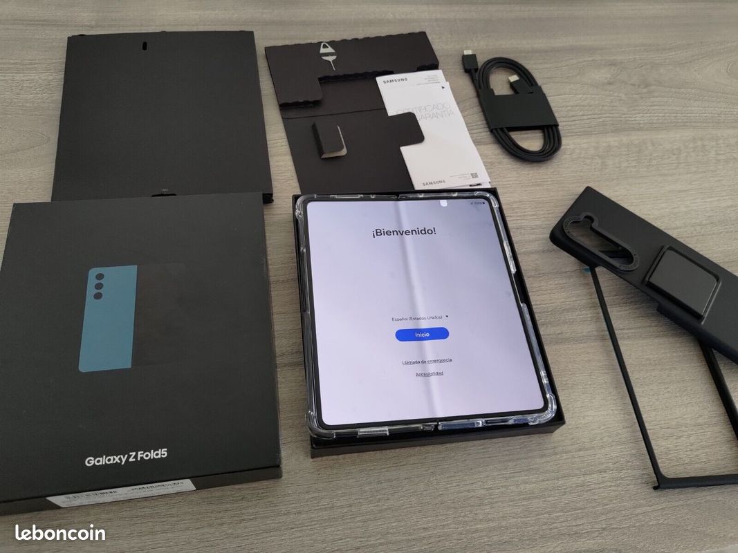 Samsung Galaxy Z Fold5 (image 1)