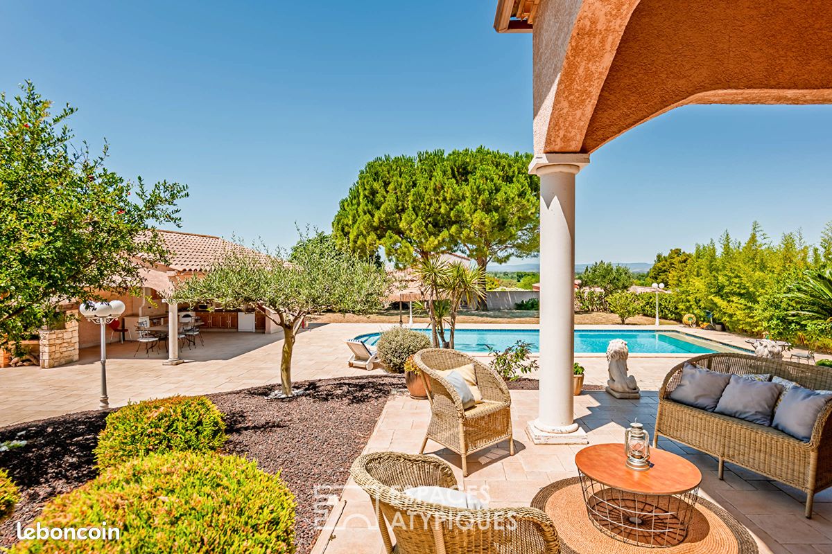 Villa 8 pièces 370 m² (image 1)
