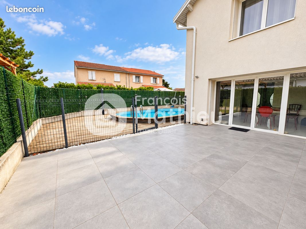 Maison 5 pièces 178 m² · à Ambérieux-en-Dombes · 178 m² · 1 497 €/mois