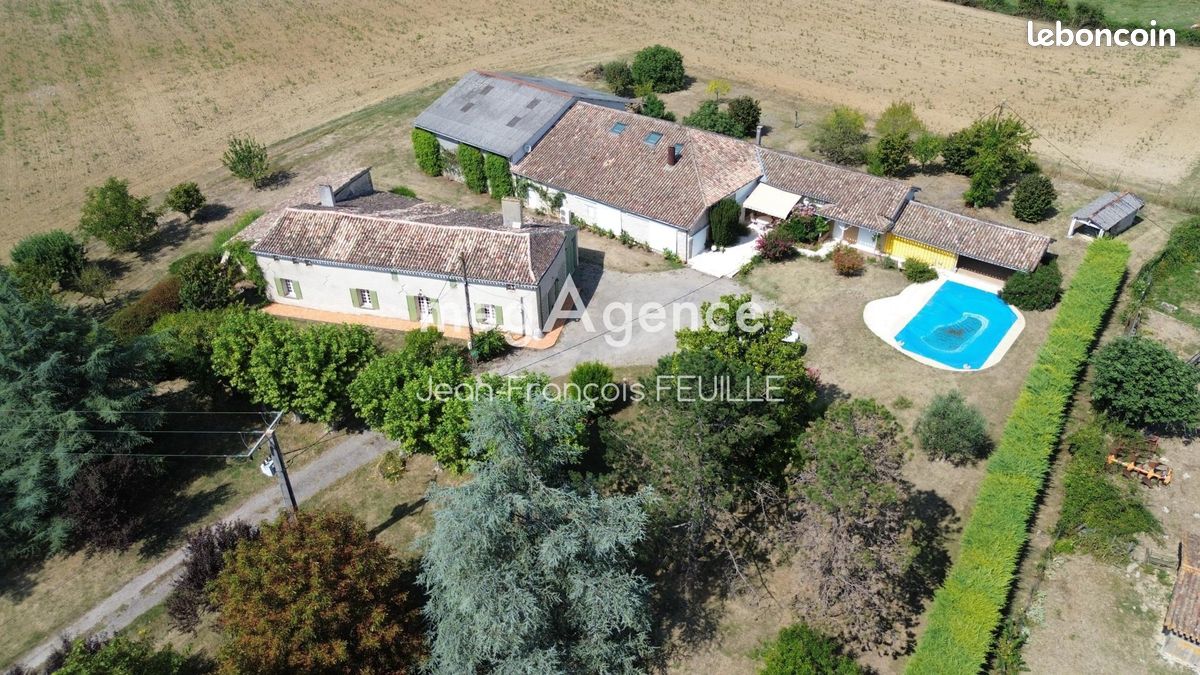 Maison 10 pièces 400 m² · à Bourgougnague · 400 m² · 592 000 €