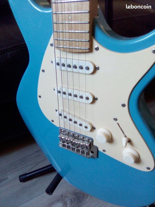 Guitare Lag Jet 100 190.00 EUR (image 2)