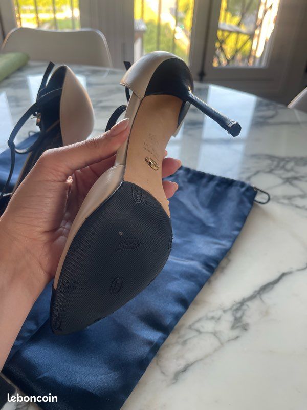 Escarpins Sergio Rossi Beige Avec Strass - Taille 38 - Occasion (parfait état) - Cuir