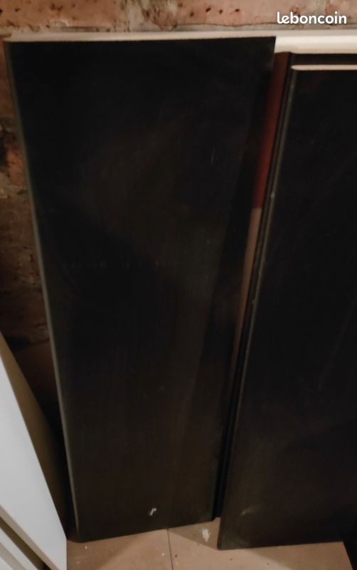 Planche mélaminée noires largeur 30cm pour étagère (image 1)