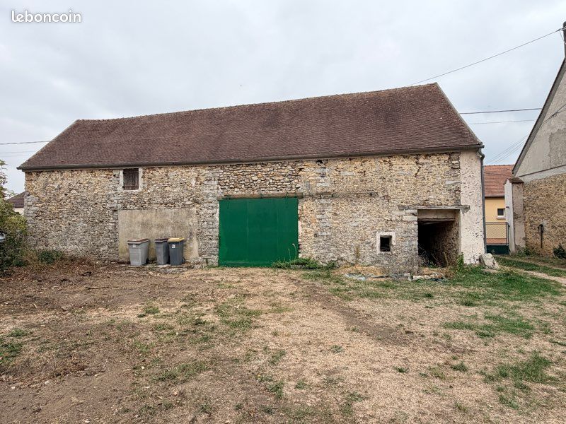 Maison 2 pièces 115 m² · à Crisenoy · 115 m² · 190 000 €