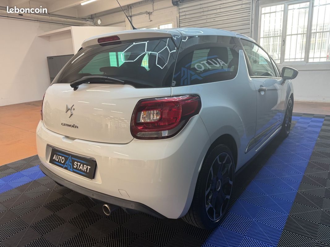 Citroën DS3 Phase 2 1.6 e-HDi 92Ch So Chic - BOITE AUTO / RADAR DE RECUL / CLIM AUTO / BLUETOOTH / REGULATEUR DE VITESSE (image 3)