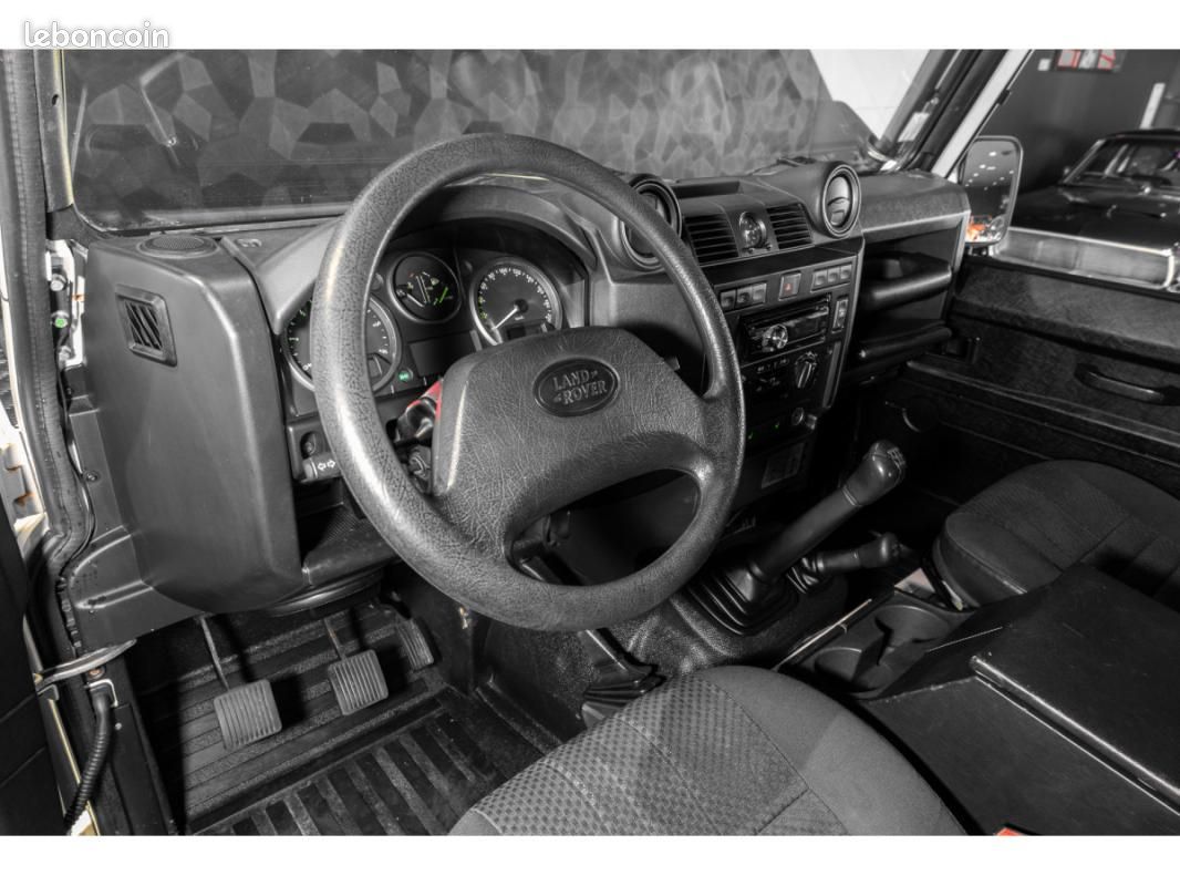 Land Rover Defender CABRIOLET (image 9)