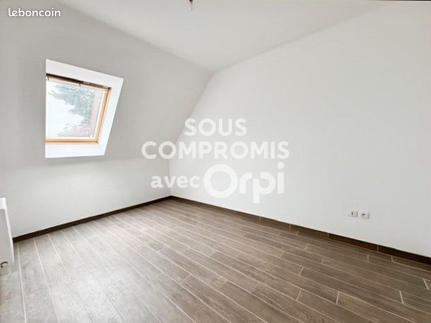 https://img.leboncoin.fr/api/v1/lbcpb1/images/b8/b1/f7/b8b1f7f71887ffc3c3f7aab3b8d262bbd047f016.jpg?rule=ad-image