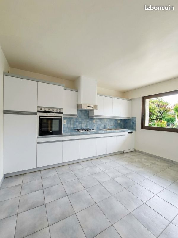 Appartement 4 pièces 140 m² · à Saint-Julien-en-Genevois · 139,5 m² · 2 000 €/mois