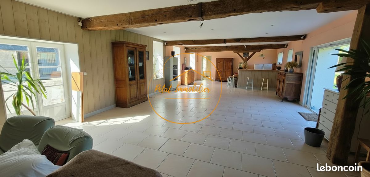 Maison 11 pièces 346 m² · à Beauce la Romaine · 346 m² · 432 500 €