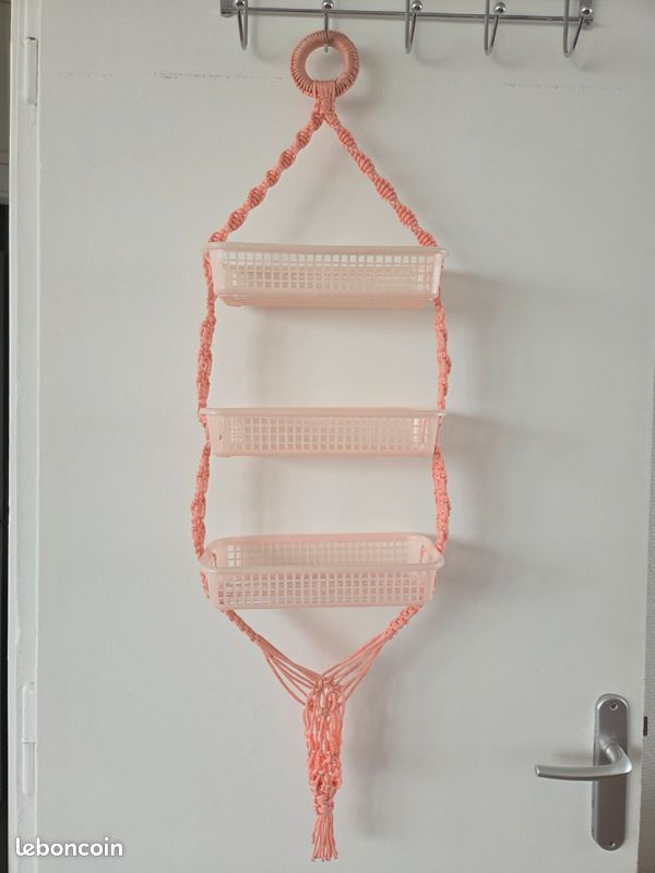 Étagères de suspension en macramé rose fait à la main (image 1)